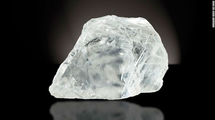 یکی از بزرگ‌ترین الماس‌های نتراشیده دنیا باقیمت 35.3 میلیون دلار در سال 2010 فروخته شد