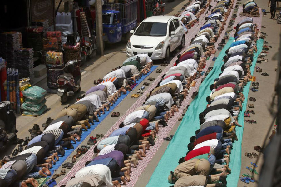 نماز جماعت در مسجد عکاس: Danish Ismail مکان: SRINAGAR، هند 