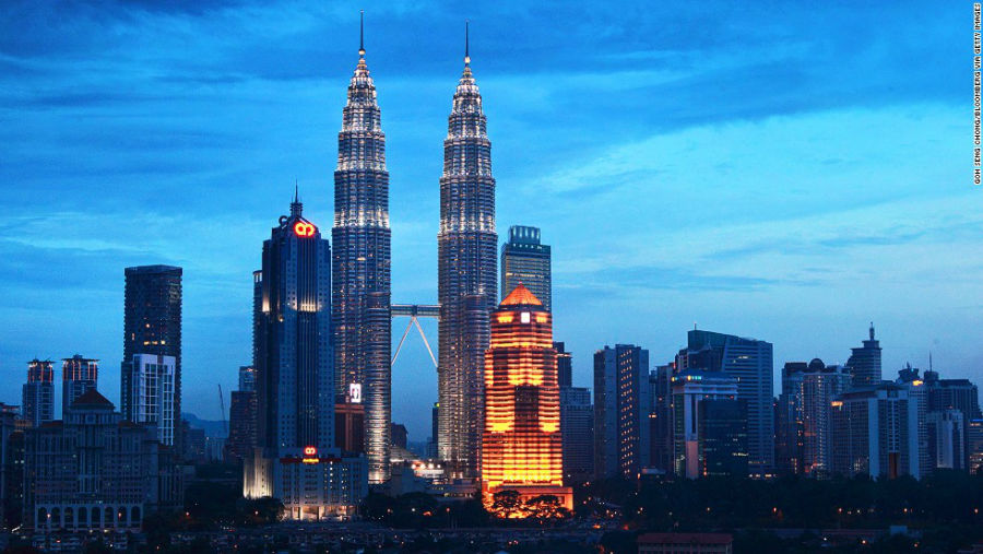 برج‌های 1 و 2 پتروناس مکان: کوالالامپور – مالزی ارتفاع: 451.9 متر تعداد طبقات: 88 آرشیتکت: سزار پلی 