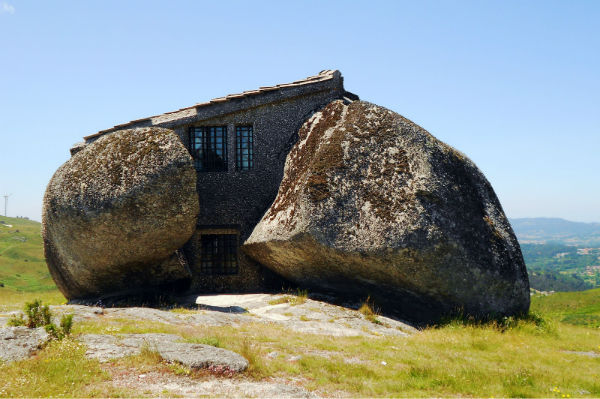 Stone-House-of-Portugal-w600