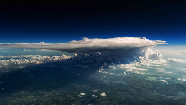 storm-sky-photography-airline-pilot-christiaan-van-heijst-4-57eb67f4137a5__880-w600-copy