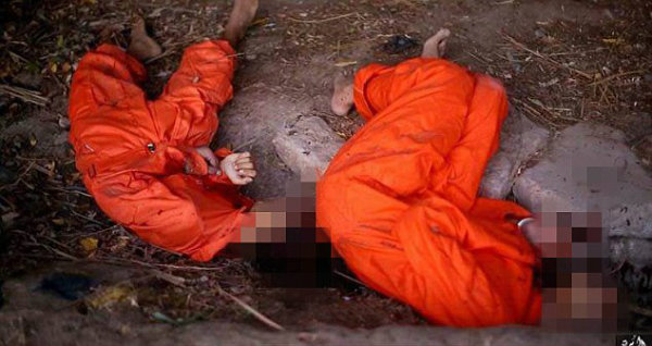 397b595700000578-0-shocking_pictures_then_show_the_two_prisoners_dressed_in_orange_-a-24_1476790877603-w600