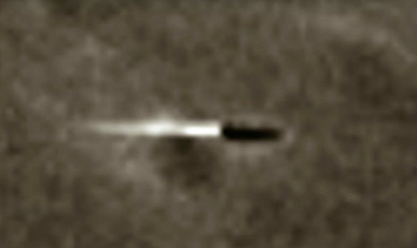 nasa-photo-shows-ufo-landing-on-the-moon-1-w600