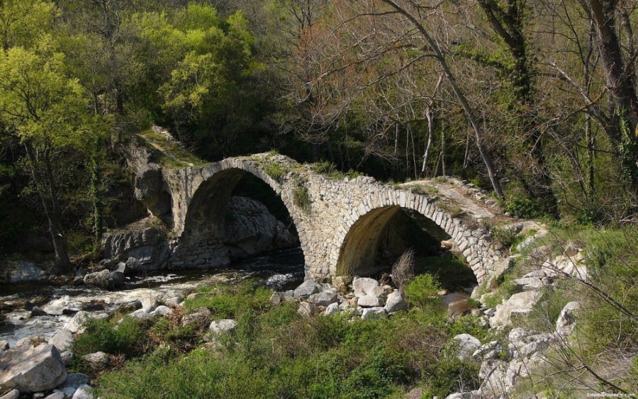 پل قدیمی در فرانسه