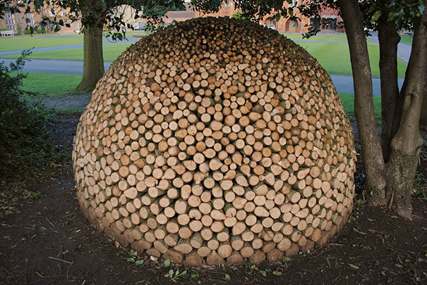 creative-wood-pile-stacking-art-17-581769976af95__605-w700
