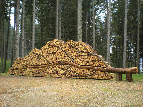 creative-wood-pile-stacking-art-33-58186a123f398__605-w700