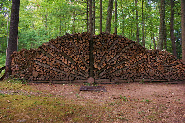 creative-wood-pile-stacking-art-37-581887c52f46f__605-w700