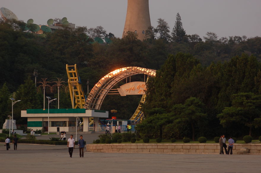 ورودی شهربازی در پایتخت کره شمالی