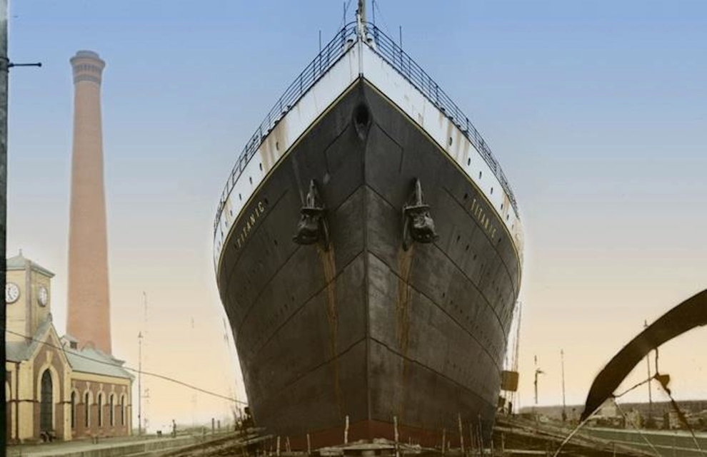 اندازه بسیار بزرگ کشتی ها باعث شد تا شرکت سازنده، 3 اسکله را تخریب کرده و 2 نمونه جدید و متناسب با اندازه تایتانیک و خواهرش، المپیک بسازند.
