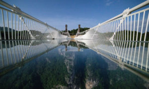 Zhangjiajie-Grand-Canyon-Glass-Bridge-Photography-1020x610-w900-h600