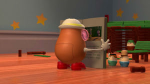 there-are-lots-of-bugs-life-references-in-toy-story-2-mrs-potato-head-can-be-seen-reading-a-bugs-life-storybook-w750-300x169.jpg