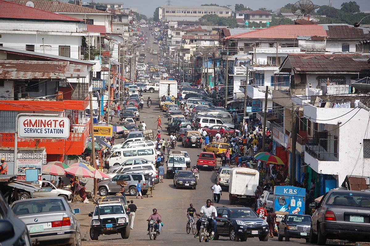 4-liberia--gdp-per-capita-882-719