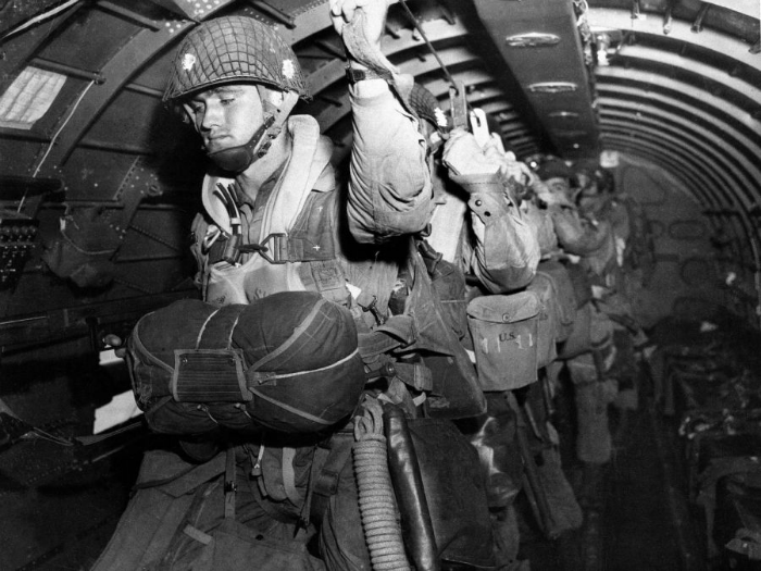 american_paratroopers_about_to_jump_on_June_6_1944-w700