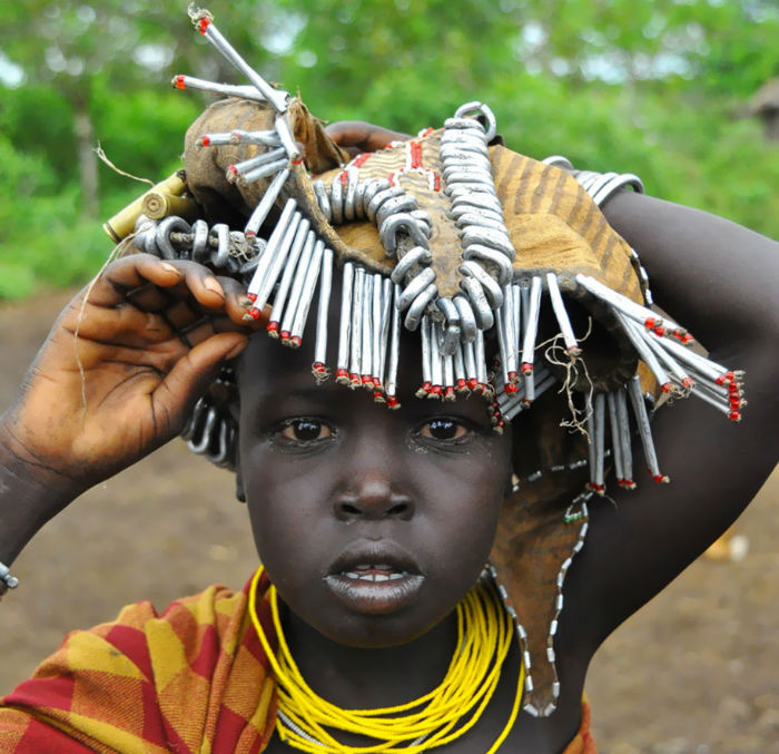 daasanach-tribe-recycled-headwear-eric-lafforgue-ethiopia-h-w700