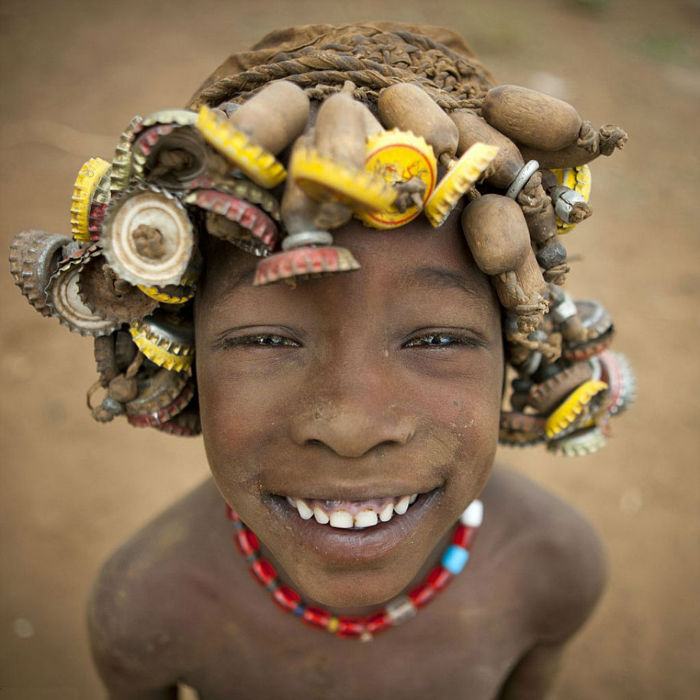 daasanach-tribe-recycled-headwear-eric-lafforgue-ethiopia-i-w700