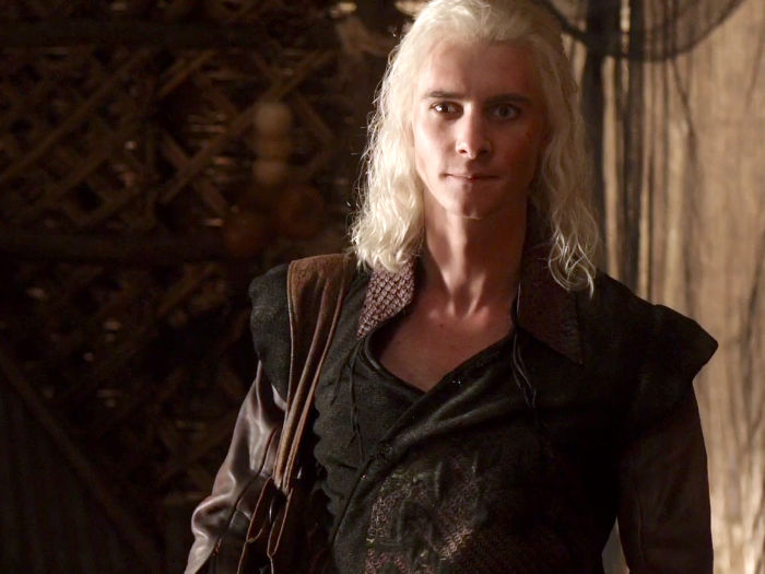 daenerys-hateful-brother-viserys-was-played-by-harry-lloyd-viserys-was-killed-in-season-one-by-having-molten-gold-poured-over-his-head-w700