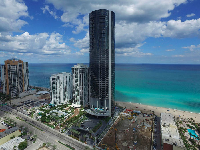 the-tower-is-60-stories-tall-rising-650-feet-on-the-shorefront-of-sunny-isles-beach-w700