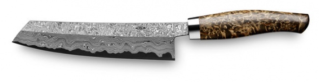 این چاقو توسط کارخانه Nesmuk تولید شده و قیمت سرسام آوری دارد. تیغه چاقو از جنس استیل کربن بوده و دسته آن را ترکه ی درخت غان تشکیل داده است. این چاقو همچنین یک جعبه چوبی لاک و الکل شده، پوشش چرمی، تیز کننده چاقو و روغن مخصوص چاقو هم دارد. 