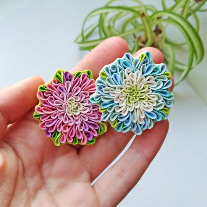 I-make-jewelry-from-polymer-clay-in-unusual-style-592d17bd7c6dd__880-w700