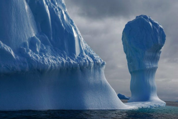 a-pinnacle-iceberg-in-greenland-1-768x512-w700