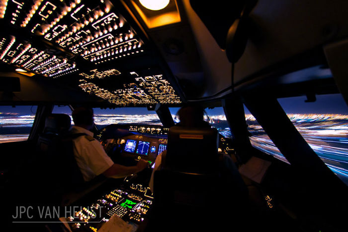 aerial-photos-boeing-747-plane-cockpit-jpc-van-heijst-11-592c0ee2e4923__880-w700