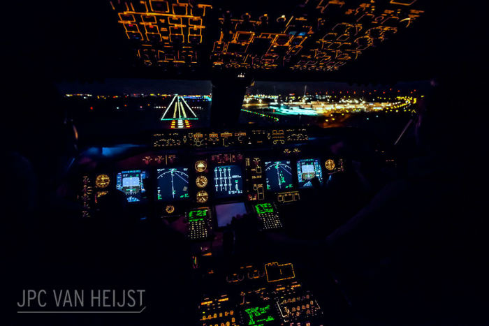 aerial-photos-boeing-747-plane-cockpit-jpc-van-heijst-12-592c0ee5274e8__880-w700