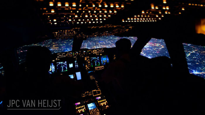 aerial-photos-boeing-747-plane-cockpit-jpc-van-heijst-2-592c0ed10cc59__880-w700