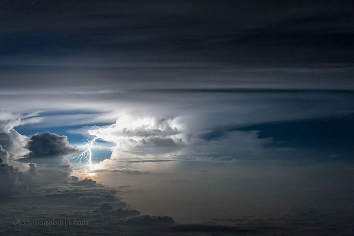 pilot-clouds-lightning-night-skies-santiago-borja-lopez-23-591954e15c007__880-w700