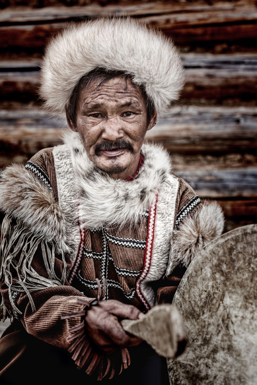 35-Portraits-Of-Amazing-Indigenous-People-of-Siberia-From-My-The-World-In-Faces-Project-5947690e08f27__880.jpg