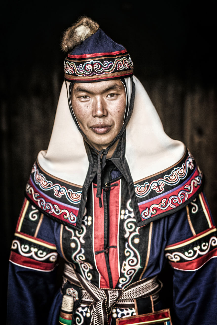 35-Portraits-Of-Amazing-Indigenous-People-of-Siberia-From-My-The-World-In-Faces-Project-59476df6cd1dd__880.jpg