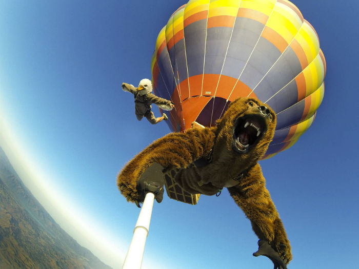 Hot-Air-Balloon-Jump-Selfie-w700