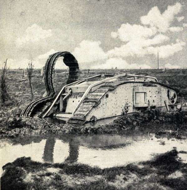 Tank_bogged_close_to_St_Julien_after_a_hopeless_attempt_to_cross_a_sea_of_mud