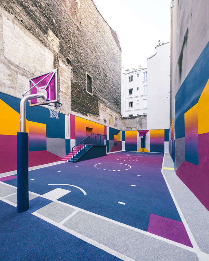neon-color-basketball-court-pigalle-ill-studio-paris-15-59539e797f4f4__880-w700