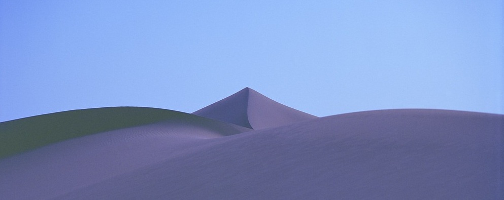 نگاهی به رنگ های فرازمینی شن ها در بیابان های مراکش