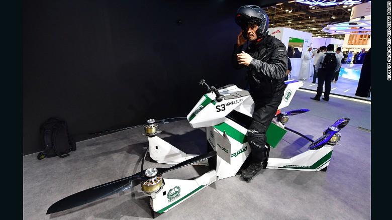 موتور پرنده؛ تجهیزات جدید ناوگان پلیس در شهر دبی