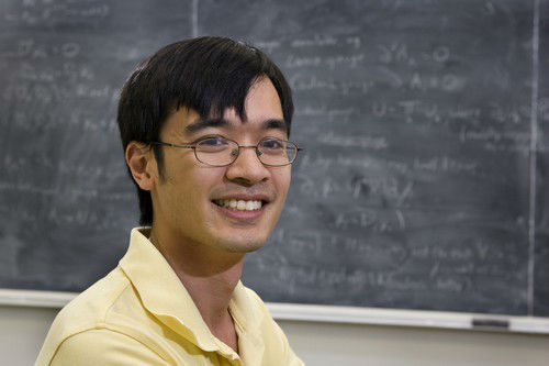 [عکس: Mathematician-TerenceTao-w700.jpg]