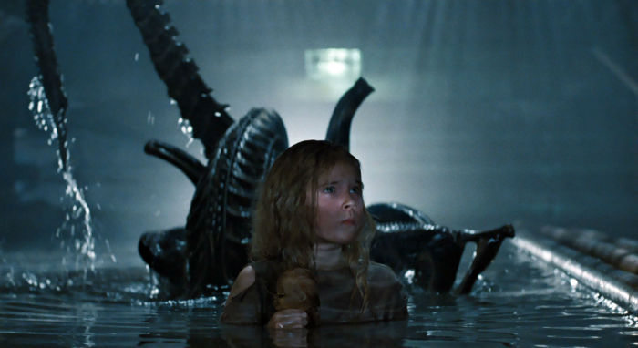 [عکس: aliens-movie-review-image-header-w700.jpg]