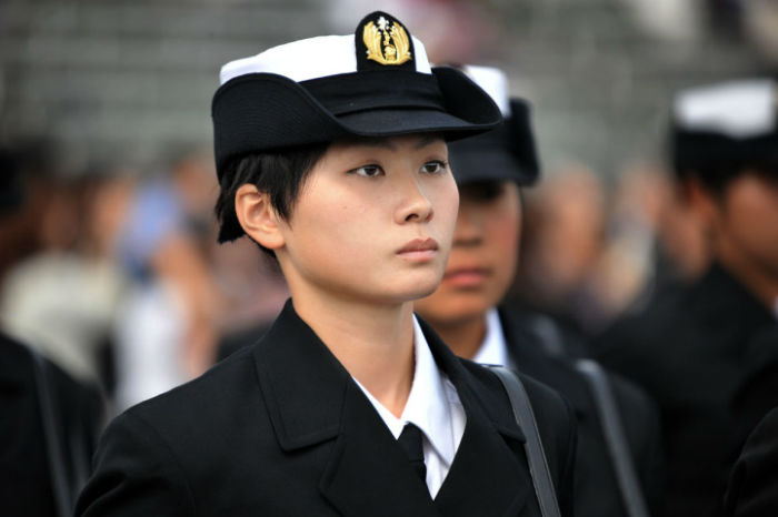 زن ژاپنی خلبان