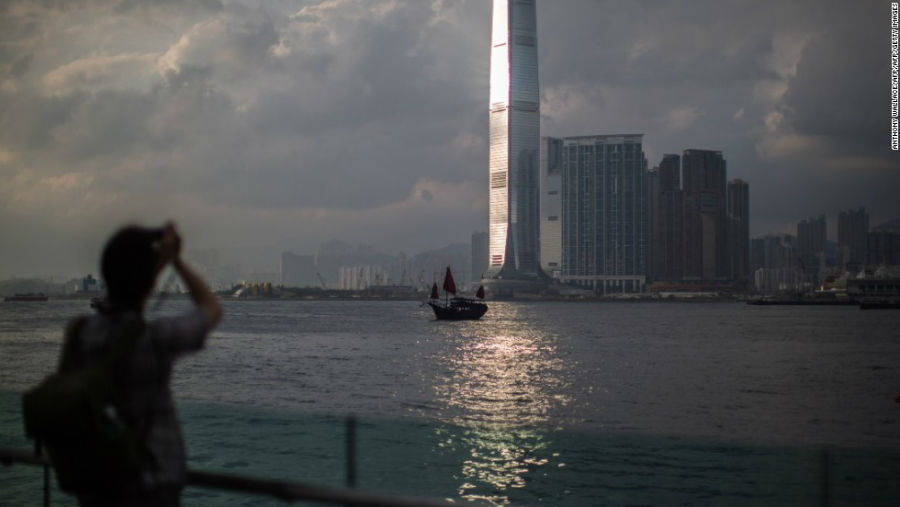 مرکز تجارت بین‌المللی مکان: هنگ‌کنگ - چین ارتفاع: 484 متر تعداد طبقات: 108 آرشیتکت: Kohn Pederson Fox 