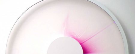 ساعتی که با لیزر، گذر زمان را نمایش می‌دهد