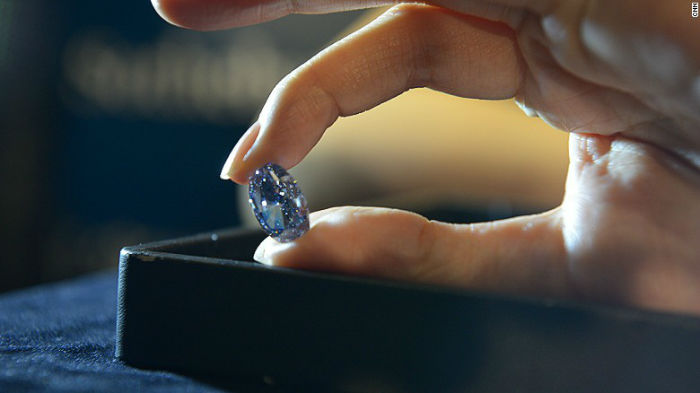 De Beers Millennium Jewel 4 یکی از گران‌ترین الماس‌های فروخته‌شده در آسیاست