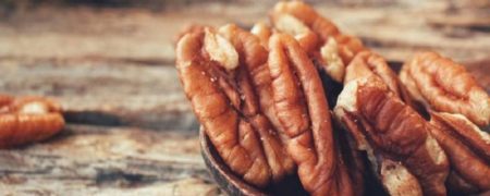 ۲۰ ماده غذایی که خوردن آن‌ها ضروری است