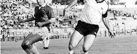 غریبه‌ای در شهر: بیلی مک‌کلور، از آنفیلد تا امجدیه