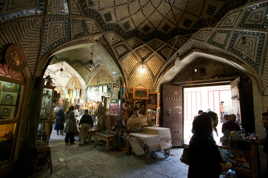 Bazar_in_Shiraz_Iran (1)-w900-h600