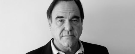 الیور استون: پوکمون گو همان توتالیتاریسم است