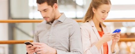 چگونه تلفن همراه می‌تواند موجب تخریب رابطه‌های عاطفی بشود