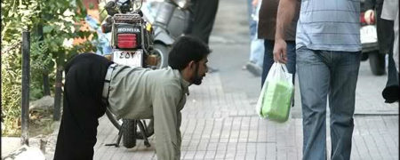 تکدی گری ، قفلی که کلیدش در جیب ماست
