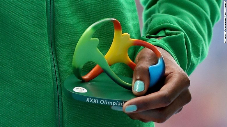 مجسمه رنگی المپیک که به مدال‌آوران داده می‌شود، چیست؟
