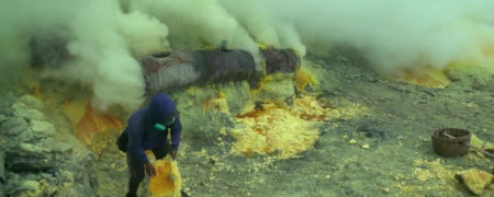 کار در معادن آتشفشانی؛ سخت ترین کار در سراسر جهان