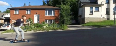 اسکیت سواری با موتور جت [تماشا کنید]